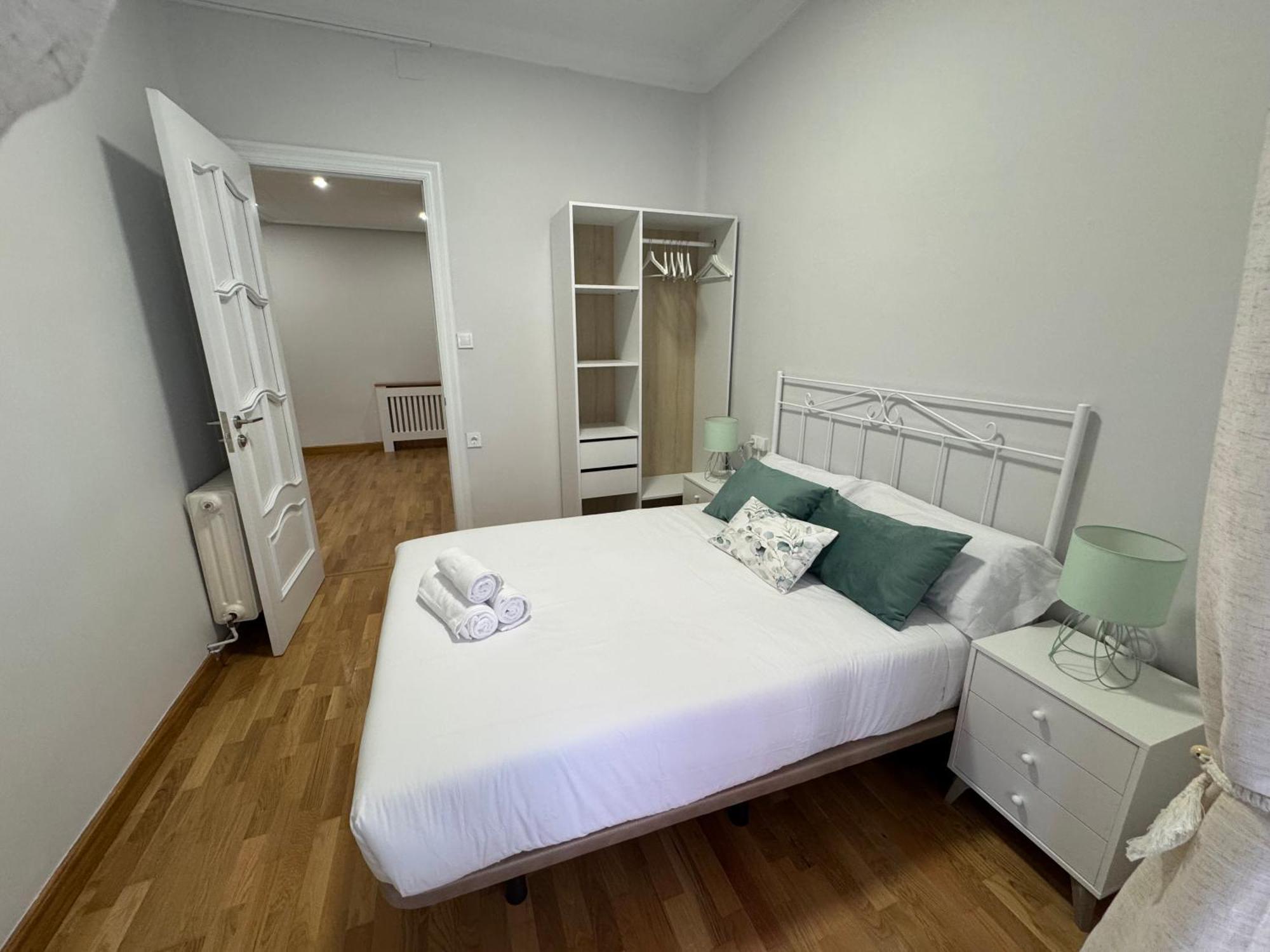 Rioja Centro Ayuntamiento By Apartamentos Логроньо Экстерьер фото