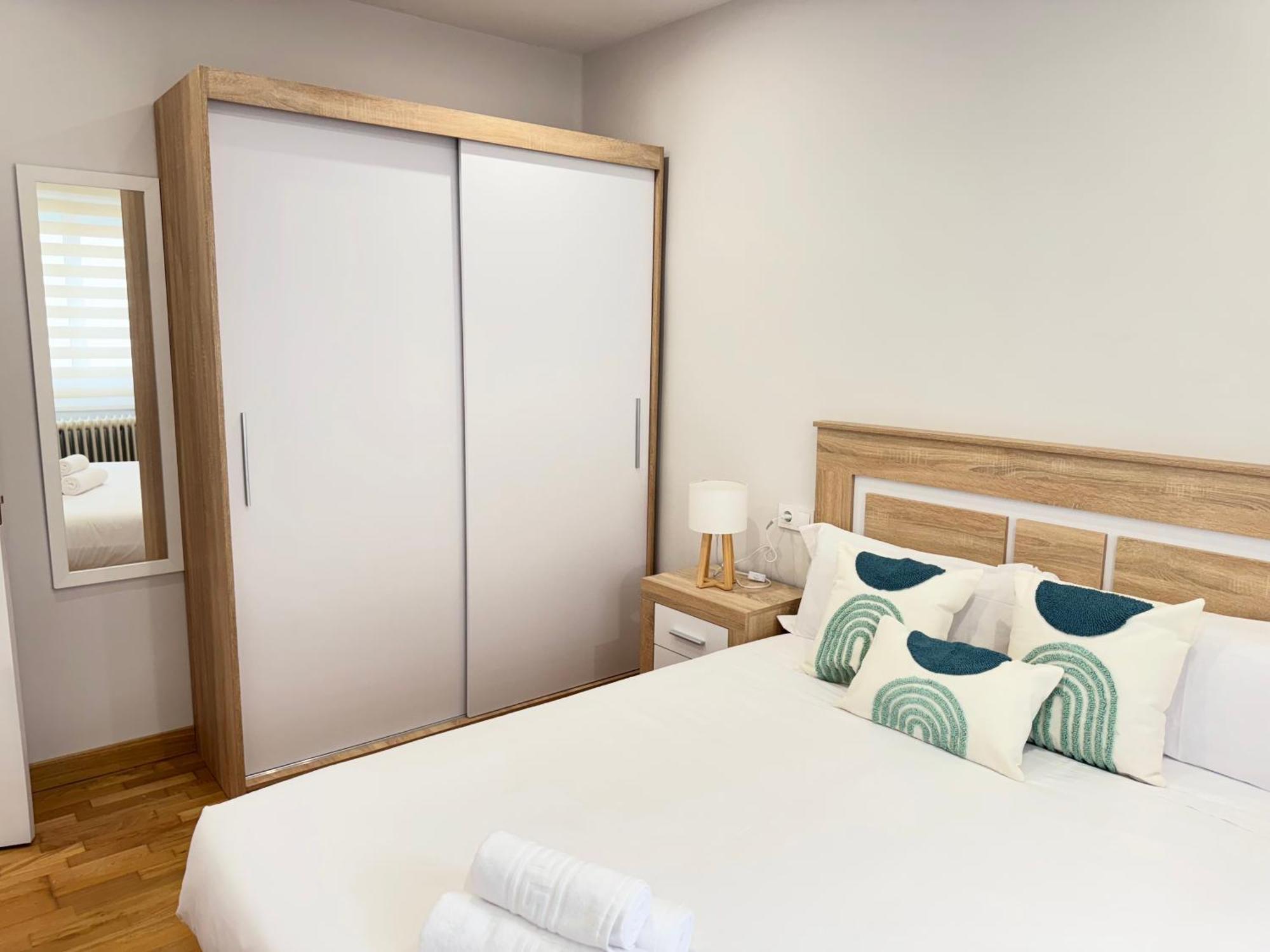 Rioja Centro Ayuntamiento By Apartamentos Логроньо Экстерьер фото